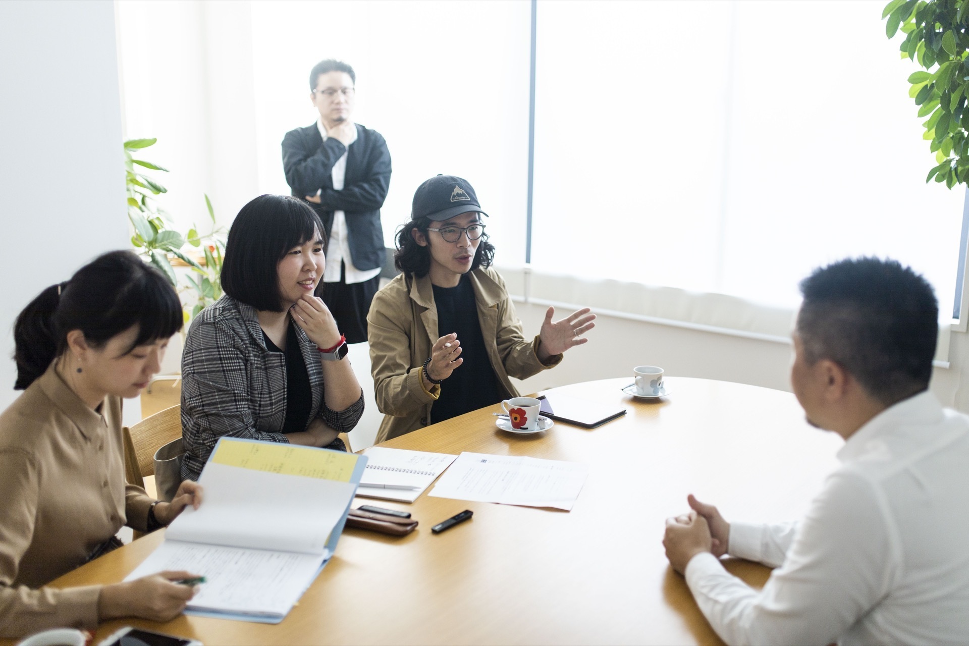 在日本採訪設計師三宅一成