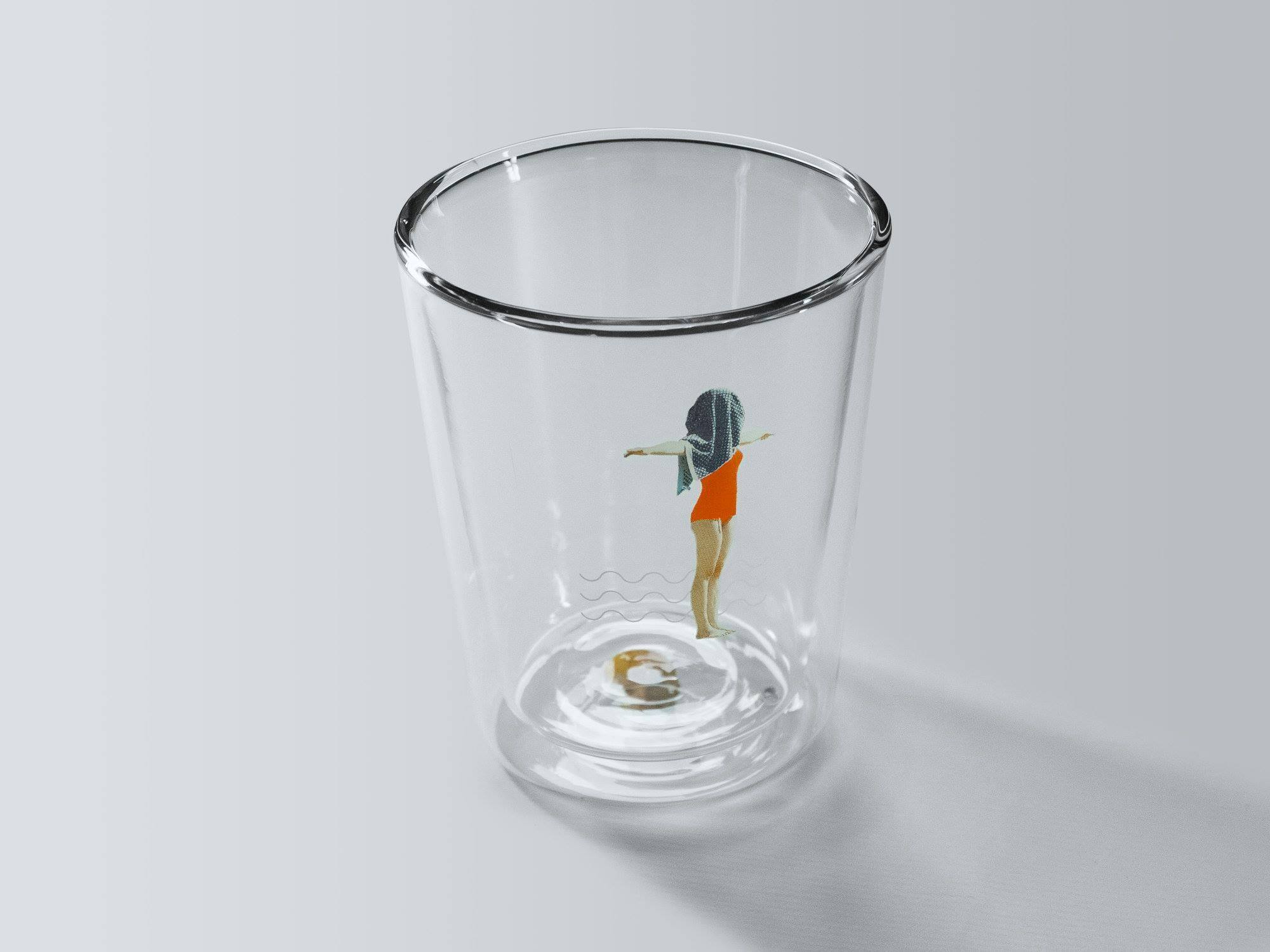 瑪麗亞・斯拉波娃攝影展的周邊商品台式啤酒玻璃杯