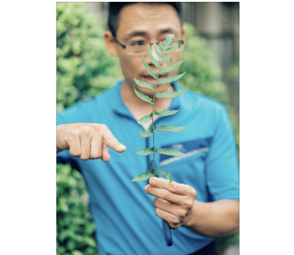 余旻諺教師穿水藍色polo衫個人照